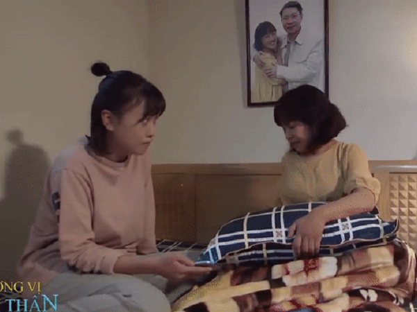 Hương vị tình thân tập 18: Mẹ nuôi vừa khuyên không nên đi tìm bố ruột, Nam lại bất ngờ thấy ông Sinh xuất hiện trước cổng