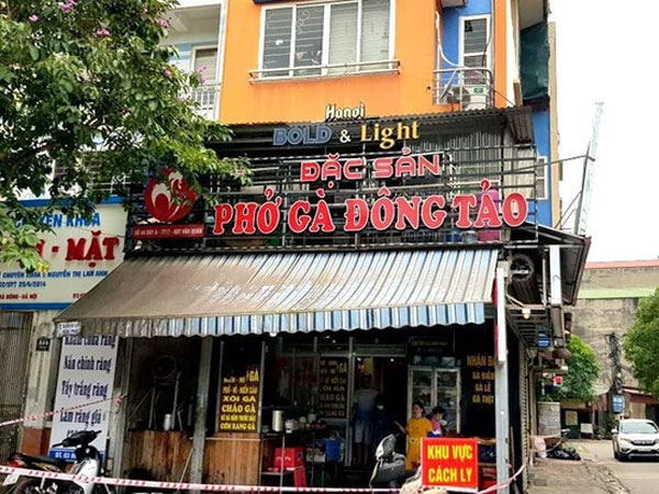 Phong toả quán phở ở Văn Quán liên quan đến ca dương tính SARS-CoV-2