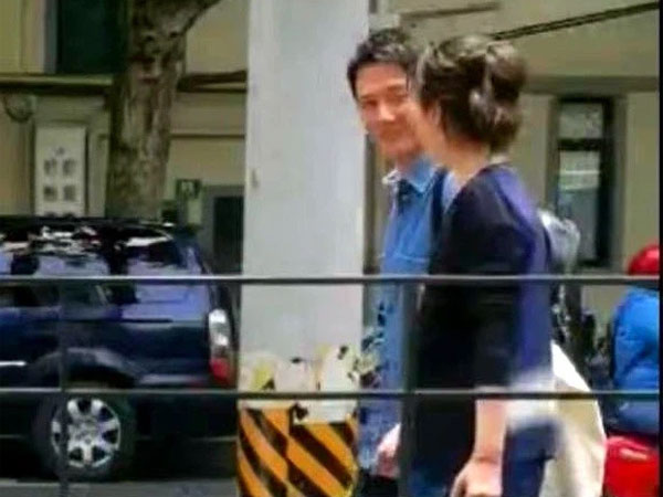 Phùng Thiệu Phong lần đầu lộ diện sau scandal ly hôn Triệu Lệ Dĩnh, thái độ với nữ đồng nghiệp khiến bao người bất ngờ