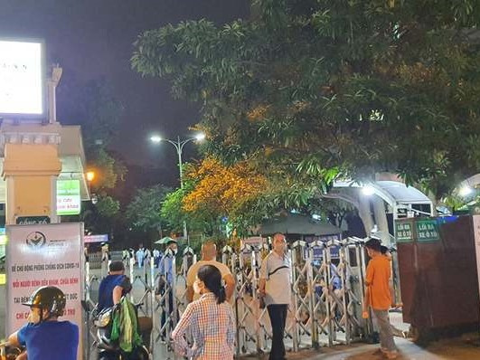 Người đàn ông rơi từ tầng 5 Bệnh viện Việt Đức tử vong