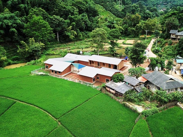 Ngôi trường của người dân tộc Thái ở Sơn La đẹp như tranh vẽ