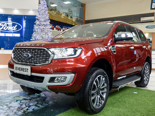 Ford Everest tiếp tục giữ vững ngôi vương xe SUV 7 chỗ bán chạy tháng 4/2021