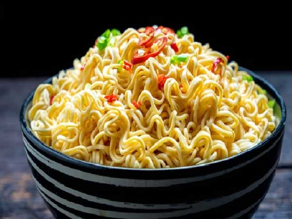 Nhỡ bữa phải ăn mì tôm cần áp dụng ngay 5 điều này để tránh 'rước độc vào thân'