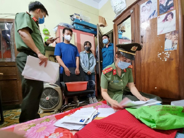 Bắt giám đốc lập 2 công ty để bảo lãnh người nước ngoài nhập cảnh trái phép