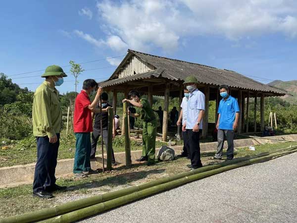 Mất dấu F0 của chùm ca bệnh trong trường học, xem xét trách nhiệm một loạt lãnh đạo
