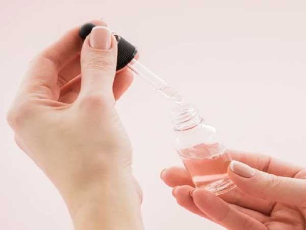 7 lọ serum tốt nhất dành cho nàng 30+: Giúp trẻ hóa làn da, xóa mọi khuyết điểm nên bác sĩ rất khuyến khích dùng