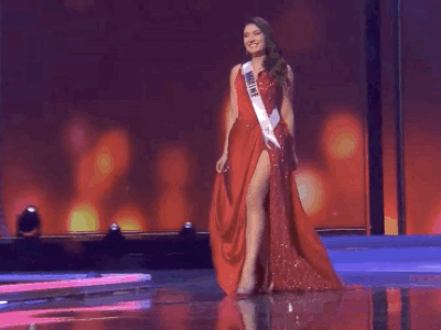 1001 sự cố đêm Bán kết Miss Universe: Người hết lộ miếng độn ngực đến lòi dây áo, thí sinh vấp ngã liên hoàn và còn bỏ thi