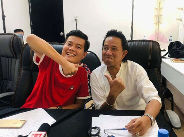 Khương Dừa nói gì về tin đồn Trấn Thành bị gạt khỏi 'Thách thức danh hài' vì yêu sách?