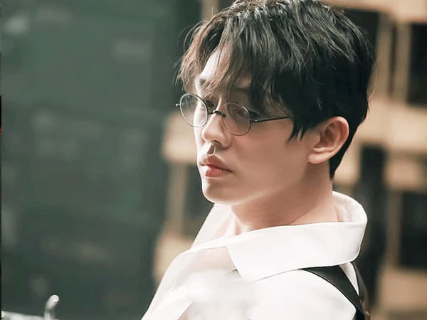 Ảnh Đế Yoo Ah In: Thoát mác 'bạn thân Song Hye Kyo' để làm 'Ngựa điên' xuất chúng màn ảnh Hàn