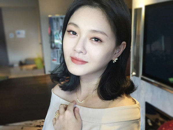 Thức uống đẹp da giữ dáng của người đẹp Hoa ngữ: Phạm Băng Băng uống nước chanh, Tiểu S nhờ cậy đến sữa hạnh nhân