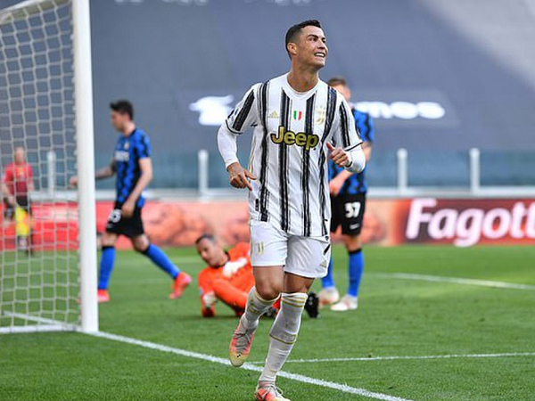 Đánh bại Inter Milan, Juventus nghẹt thở vào Top 4