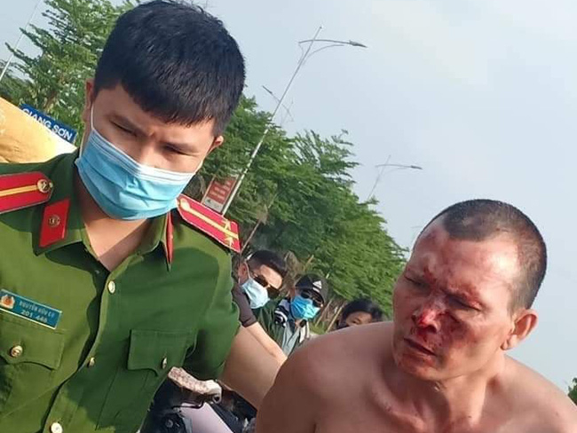 Hà Nội: Khống chế, bắt giữ đối tượng đâm trọng thương tài xế, cướp taxi khi đang bị truy nã vì tội giết người