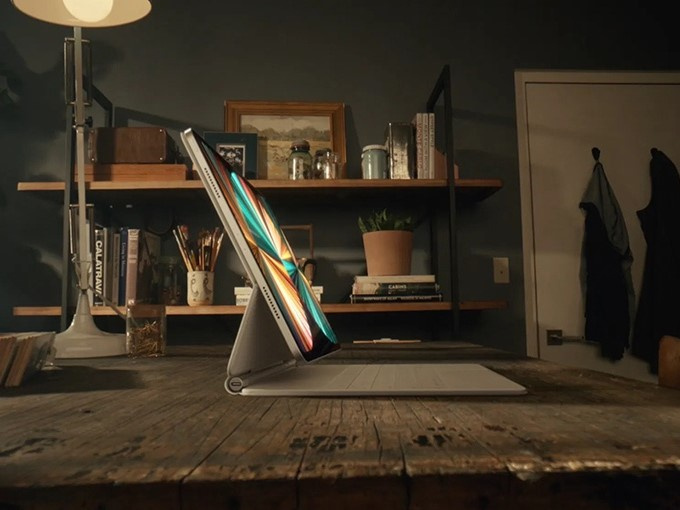 Chưa lên kệ, khách đặt trước iPad Pro 2021 đã được nhận hàng