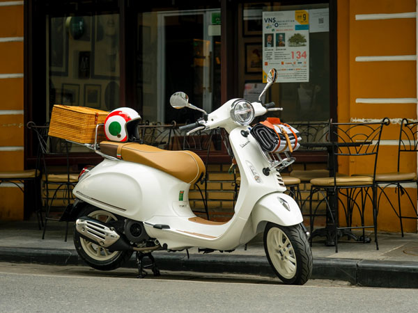 Giá 88 triệu đồng, Vespa PicNic khác gì so với phiên bản Primavera tiêu chuẩn