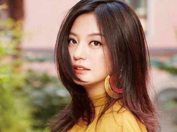 Truyền thông đưa tin Triệu Vy bất ngờ mang bầu lần 2, Huỳnh Hiểu Minh còn gửi lời chúc mừng