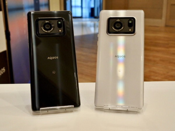 Sharp Aquos R6 mới ra mắt gây sốc với cụm camera duy nhất nhưng 'siêu to khổng lồ'
