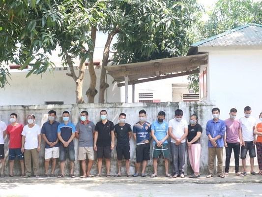 30 cảnh sát phá sới bạc có nhiều đối tượng “anh chị” đầy mình tiền án, tiền sự