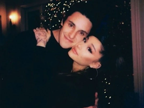 HOT: Ariana Grande bí mật tổ chức đám cưới với doanh nhân bất động sản chỉ sau 5 tháng được cầu hôn