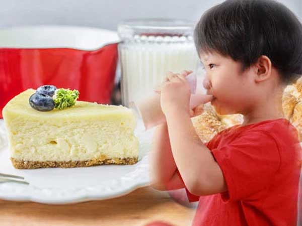 Cứ ngỡ mình luôn chuẩn bị bữa sáng đầy đủ dưỡng chất cho con, nghe bác sĩ nói bà mẹ hối hận tột cùng