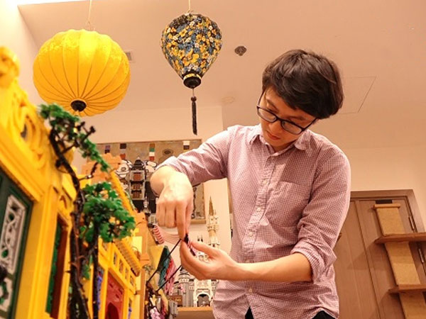 Video: Chàng trai dùng 2 triệu miếng lego tái hiện đình, chùa Việt Nam y như thật