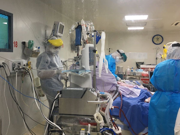 Nóng: Hà Nội phát hiện 6 ca dương tính với SARS-CoV-2, trong đó có 3 ca liên quan đến nguyên Giám đốc Hacinco