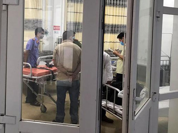 Sập tường lò gạch, 3 cháu bé thương vong