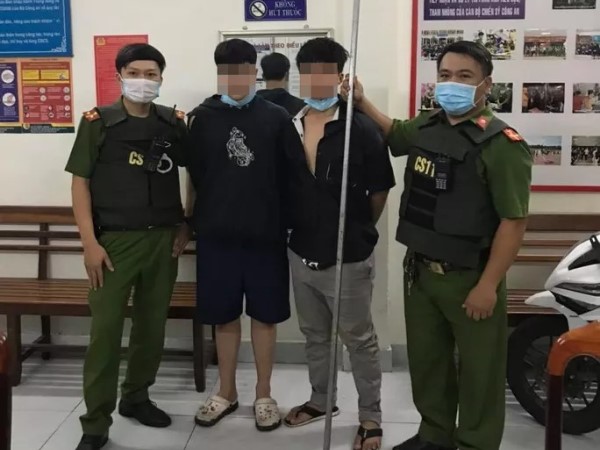 Đà Nẵng: Cảnh sát nổ súng trấn áp nhóm thiếu niên mang dao đi hỗn chiến