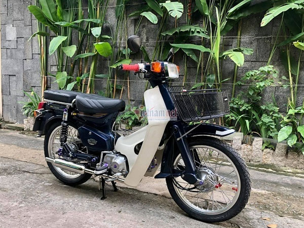 Honda Cub Custom 70 đời 1993 biển số VIP, giá 150 triệu đồng