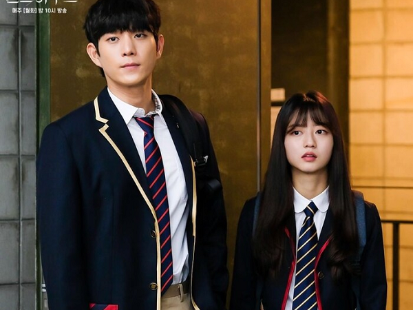 'Penthouse' - chuyện chưa kể: Lee Min Hyuk đồng tính, yêu đơn phương Joo Seok Hoon!