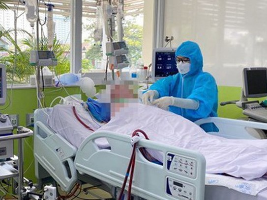 Nhiều bệnh nhân Covid-19 tại Bắc Ninh trở nặng, chuyển 1 ca lên BV tuyến trung ương