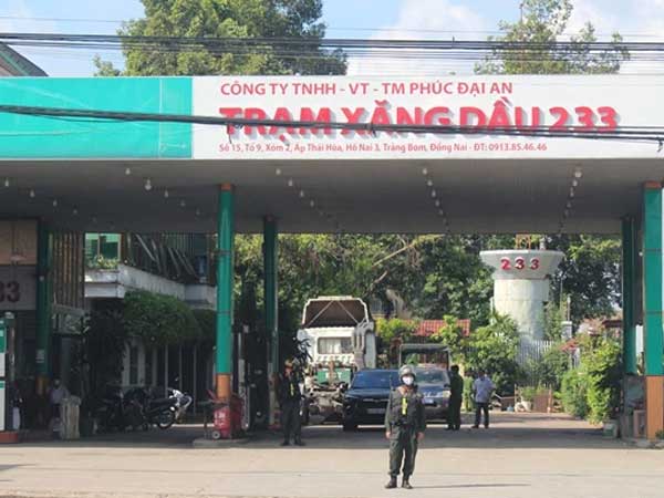Cảnh sát tiếp tục phong tỏa cây xăng, bắt chủ doanh nghiệp ở Đồng Nai