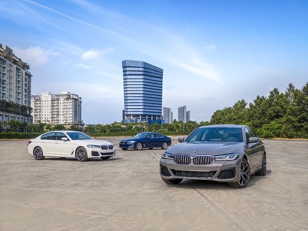 Xe sang châu Âu bản mới đồng loạt ra mắt khách Việt
