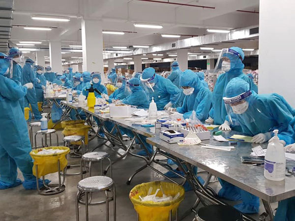Virus lây trong không khí, ca bệnh ở Việt Nam cách xa 10m vẫn mắc Covid-19