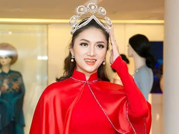 Cả dàn Hoa hậu và người đẹp Việt dính nghi án dùng hàng 'pha ke' vì sở hữu 1 mẫu vương miện fake