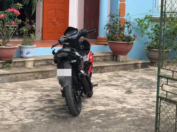 Đột nhập vào nhà dân ăn trộm, đối tượng bị dọa tới hoảng loạn, bỏ chạy quên luôn xe máy