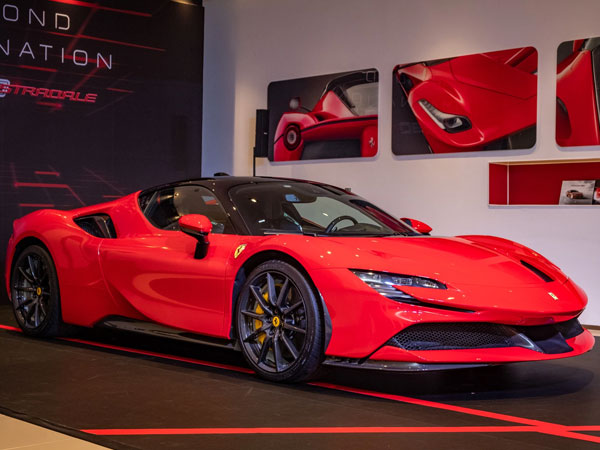 Ferrari SF90 Stradale chính hãng đầu tiên về Việt Nam: Giá trên 30 tỷ đồng, không phải xe của Cường Đô La