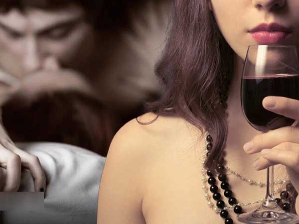 'Giọt nước mắt khô' của cuộc hôn nhân trong bóng tối: Vết lạ trên cổ chồng trong ngày cưới và 2 món đồ bí mật dưới đệm giường của vợ phanh phui tất cả