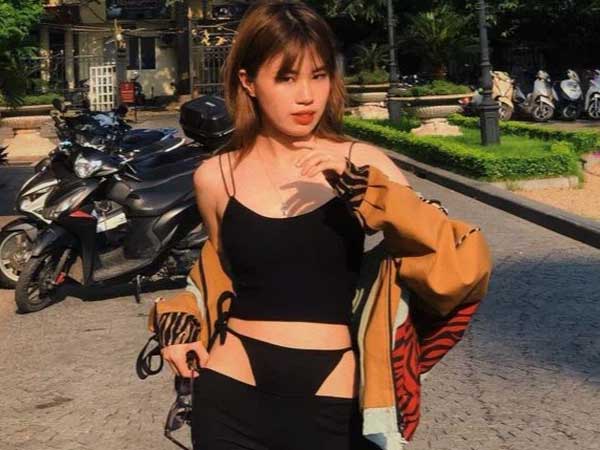 Pháo đăng ảnh mới diện style quần tụt lộ nội y, trông cũng xinh nhưng không hiểu sao lại xoá
