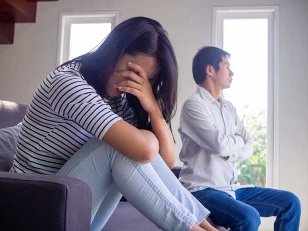 Ngày ra tòa, người chồng tệ bạc vẫn móc mỉa đối phương và cái kết đắng sau 4 năm: Coi thường phụ nữ chung thủy là điều quá sai lầm!