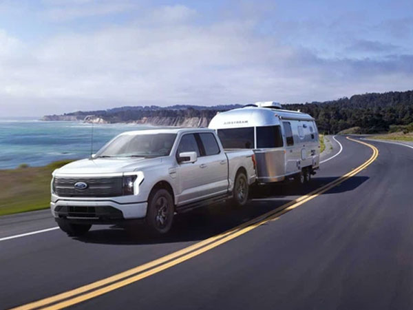 Ford F-150 Lightning chốt giá quy đổi từ gần 800 triệu đồng: Rẻ sốc so với đối thủ, nhận 20.000 đơn đặt chỉ trong một ngày
