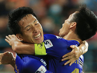 Sốt V.League, cầu thủ Việt Nam đua nhau tăng giá trên “chợ” quốc tế