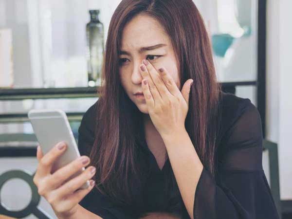 Ngày giỗ của chồng tôi, mẹ anh tay xách nách mang một đống đồ lên thành phố và đưa ra tuyên bố điếng người