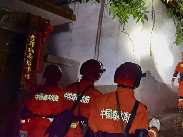 2 tỉnh của Trung Quốc xảy ra động đất trong đêm, mạnh nhất 7,4 độ Richter: Hà Nội cũng thấy rung lắc