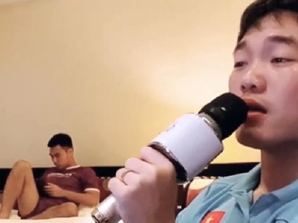 Xuân Trường hát Đông Kiếm Em cực ngọt ngào, Đức Huy chơi game phá vỡ bầu không khí