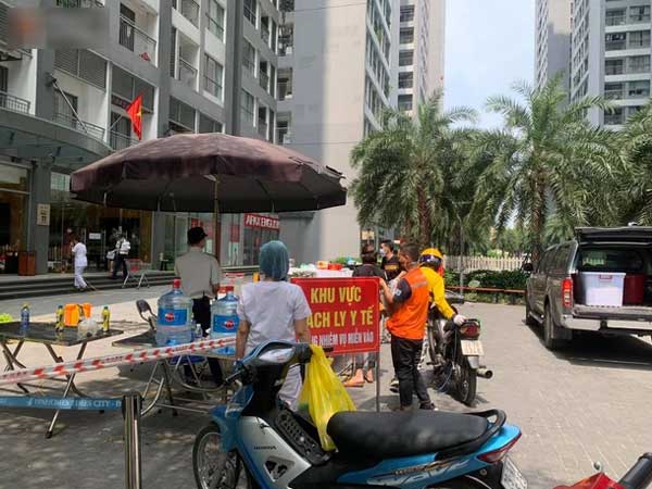 Nam sinh ở Times City nhận kết quả dương tính SARS-CoV-2 khi đang ở Hải Phòng
