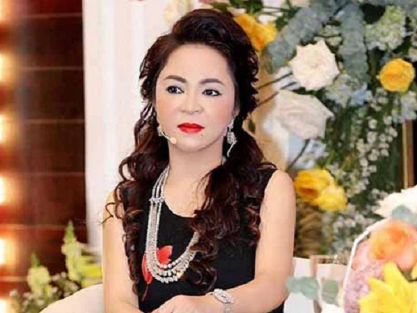Ca sĩ bỏ nghề vì scandal bà Phương Hằng: Chị Hằng bị xúc phạm cả trăm ngàn lần vì có địa vị