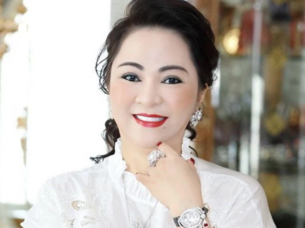 Đây là nghệ sĩ Việt mới bị đại gia Phương Hằng khiêu chiến và còn tuyên bố 'chơi tất tay' trên livestream
