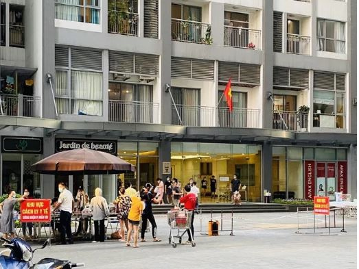 Cặp vợ chồng dương tính với SARS-CoV-2 tại Times City từng đi nhiều nơi, tiếp xúc nhiều người