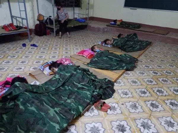'Nhiều em bé ở Điện Biên đi cách ly chỉ có một bộ quần áo, lắm em còn chẳng có dép để mang'