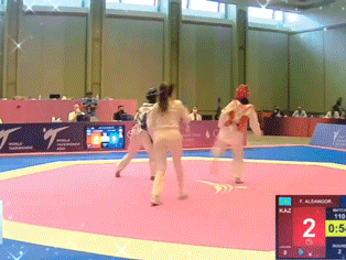 CLIP: Võ sĩ Việt Nam tung liên hoàn cước khiến đối thủ đo sàn, giành lấy tấm vé dự Olympic